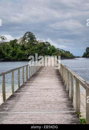 L'île écologique dans la mer à Sipopo près de la capitale, Malabo, Guinée équatoriale, Afrique Banque D'Images