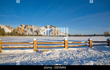 Smith Rock State Park dans le centre de l'Oregon pendant l'hiver Banque D'Images