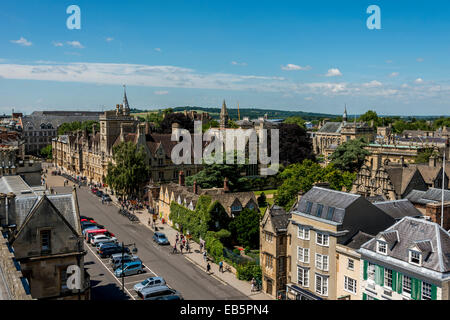 La vue vers le bas en prenant la rue Broad Balliol et Trinity College, Oxford University Banque D'Images
