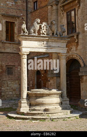 Ainsi l'eau, Montepulciano, Toscane, Italie Banque D'Images