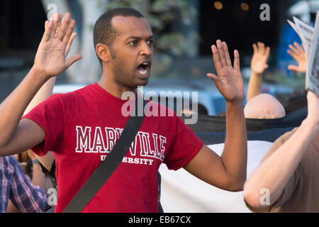 Los Angeles, USA. 26 novembre, 2014. Ferguson protestataires à Palais de justice fédéral dans le centre-ville de Los Angeles en Californie. Credit : Chester Brown/Alamy Live News Banque D'Images