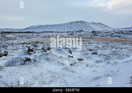 Le tephra cratère de Hverfjall, près de Mývatn en Islande Banque D'Images