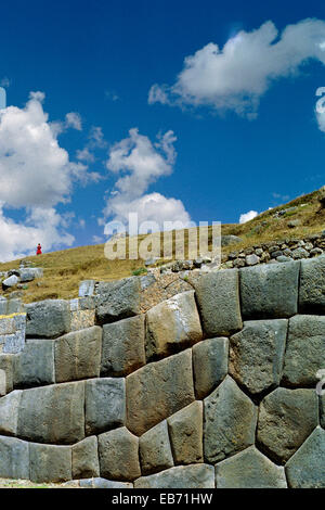 Le Pérou, Cuzco, les Remparts de Sacsahuaman au-dessus de la ville de Cuzco Banque D'Images