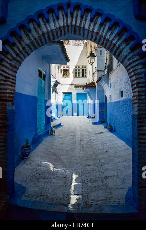 Afrique MAROC CHEFCHAOUEN RUE BLEU Banque D'Images