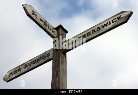 Sentier pour signer en commun à Southwold Pier, l'école St Félix et Walberswick sur la côte du Suffolk Banque D'Images