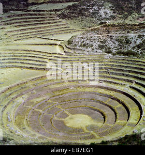 Pérou, Amérique du Sud.,Vallée Sacrée des Incas Moray, Laboratoire agricole ruines près de Maras Banque D'Images