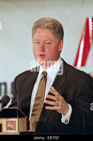 Le président américain Bill Clinton aborde le Conseil national juif et démocratique Le 2 novembre 1995 à Washington, DC. Banque D'Images