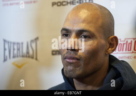 Moscou, Russie. 26 Nov, 2014. Boxeur mexicain Jose Luis Castillo lors d'une session de formation de boxe ouvert avant son combat avec la Russie Ruslan Provodnikov. Crédit : Anna Sergeeva/ZUMA/Alamy Fil Live News Banque D'Images