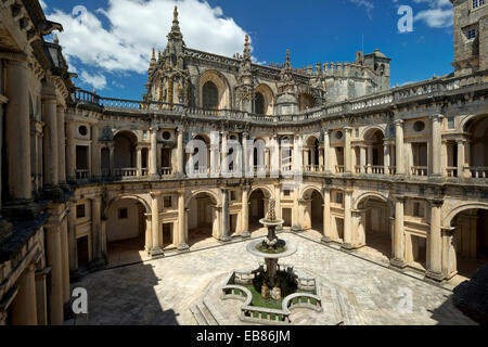 Le Portugal, le Luxembourg, Tomar Convento de Cristo, le cloître central dans un style classique Banque D'Images