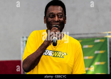 RIO DE JANEIRO, 18.06.2014. Pelé lors d'interview à Rio de Janeiro parle de Coupe du monde, la santé et sa carrière avec des enfants Banque D'Images