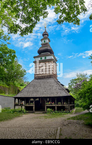 L'église en bois dédiée à Saint Michel est situé dans la partie supérieure du jardin sur la colline de Petrin Kinskeho Banque D'Images