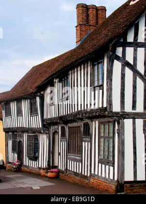 English half-timbered maisons Tudor noir et blanc de Lavenham Suffolk, Angleterre Banque D'Images