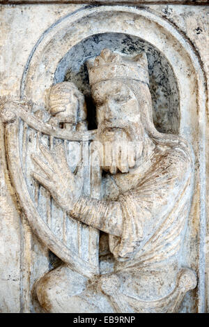 Le roi David, 2e roi d'Israël et Juda, l'optimisation de sa harpe sculpture romane Capital ou la sculpture sur pierre Musée des Augustins Museum Toulouse France Banque D'Images