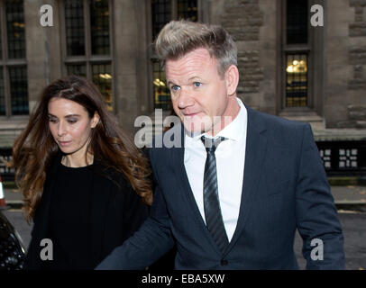 Gordon Ramsay, rouleaux, High Court, London, England, UK. 28 Nov, 2014. Le célèbre chef Gordon Ramsay arrive avec sa femme Tana où il refuse de mentir au sujet d'une fausse signature sur le contrat de location comme il est contre-interrogé dans le cas de la Haute Cour plus de pub à la location. Crédit : Jeff Gilbert/Alamy Live News Banque D'Images