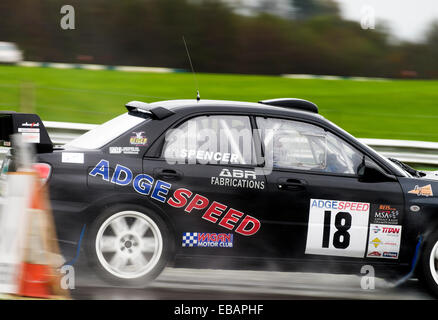 Subaru Impreza prenant part à des stades de Neil Howard Memorial Competition à Oulton Park Cheshire England Royaume-Uni UK Banque D'Images