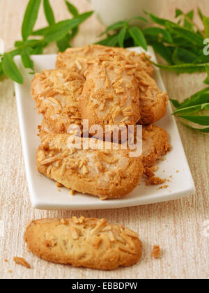 Cookies aux amandes. Recette disponible. Banque D'Images