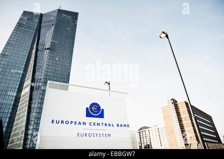 Francfort, Allemagne, tour de la nouvelle Banque centrale européenne à la construction d'après-midi Banque D'Images