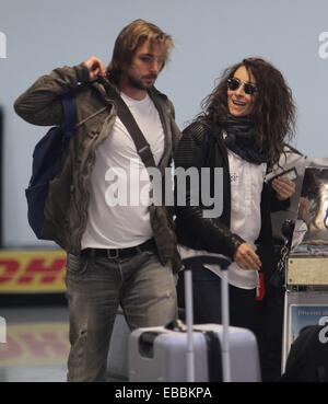 Joueur de football croate Niko Kranjcar Zrinka Cvitesic et sa petite amie à l'aéroport de Zagreb comprend : Nitko Zrinka Cvitesic,Kranjcar Où : Zagreb, Croatie Quand : 26 mai 2014 Banque D'Images