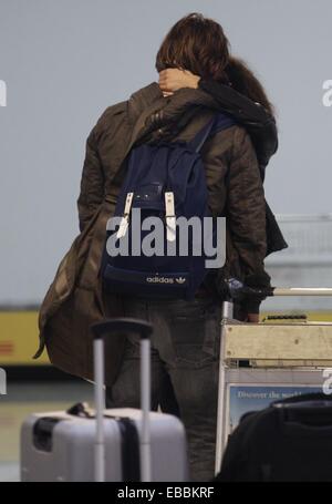 Joueur de football croate Niko Kranjcar Zrinka Cvitesic et sa petite amie à l'aéroport de Zagreb comprend : Nitko Zrinka Cvitesic,Kranjcar Où : Zagreb, Croatie Quand : 26 mai 2014 Banque D'Images