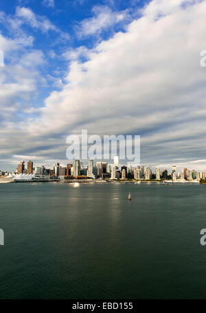 Sur les toits de la ville et le front de mer, Vancouver, British Columbia, Canada Banque D'Images