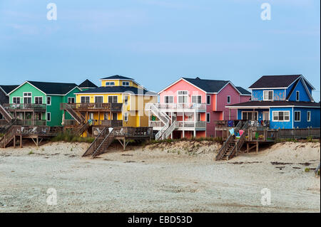 Maisons de Plage au bord de l'eau, Nags Head, OBX, Outer Banks, Caroline du Nord, États-Unis Banque D'Images