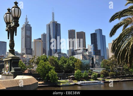 Melbourne, Victoria cityscape prises sur la rivière Yarra. Banque D'Images