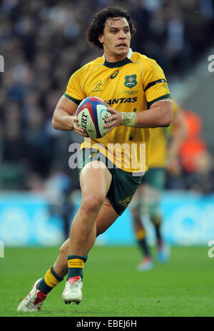 Twickenham, London, UK. 29 novembre, 2014. Matt Toomua Angleterre Australie Angleterre V Australie, Qbe International Automne 2014 Twickenham, Londres, Angleterre 29 novembre 2014 Angleterre V Australie Qbe International, automne 29/11/2014 Allstar Crédit : photo library/Alamy Live News Banque D'Images