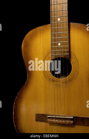 Guitare classique isolé sur fond noir Banque D'Images