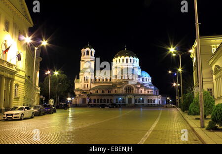 La cathédrale Alexandre Nevski à Sofia, Bulgarie par nuit Banque D'Images