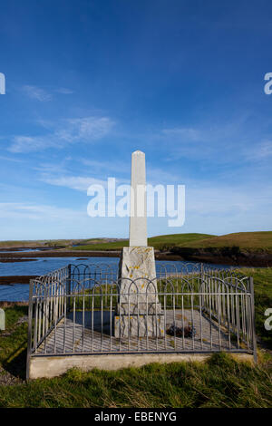 Mémorial à l'yacht Lolaire, qui a coulé à la suite il percute le bêtes de Holm rocks par Stornoway, Isle Of Lewis, Hébrides extérieures, en Écosse. Banque D'Images