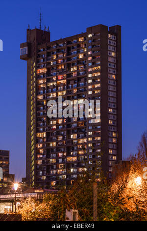 Trellick Tower, North West Kensington, London, England, UK Banque D'Images