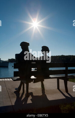 Des statues de Mabel et Alexander Graham Bell à Baddeck, Île du Cap-Breton, Nouvelle-Écosse, Canada Banque D'Images