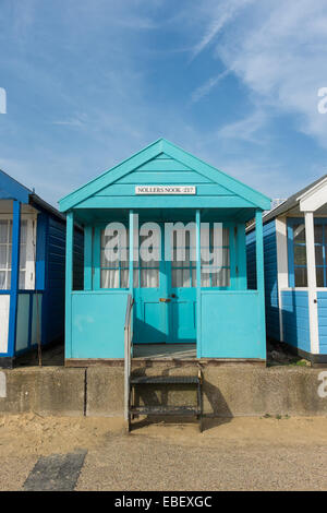 Cabines de plage de couleur vive à Southwold, Suffolk, Angleterre Banque D'Images