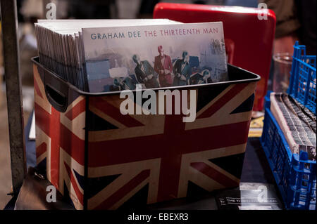 Londres, Royaume-Uni. 29 novembre, 2014. Albums de Graham Dee, en vente pour les amateurs de musique en vinyle à l'étiquette indépendante du marché. Crédit : Stephen Chung/Alamy Live News Banque D'Images