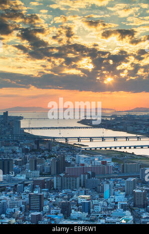 Vue de la rivière Yodo et baie d'Osaka, Osaka, Kansai, Japon Banque D'Images