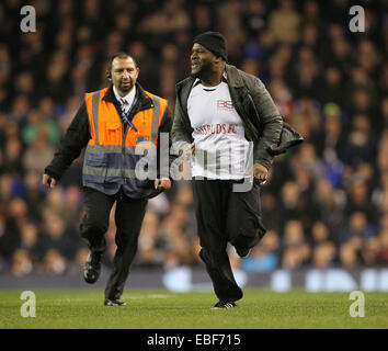 Londres, Royaume-Uni. 27 Nov, 2014. Un pas vient sur le terrain .Europa League Groupe C- Tottenham vs Partizan Belgrade - White Hart Lane - Angleterre - 27 novembre 2014 - Photo David Klein/Sportimage. © csm/Alamy Live News Banque D'Images