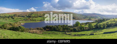 Vue sur semer l'eau dans le Yorkshire du Nord. Banque D'Images