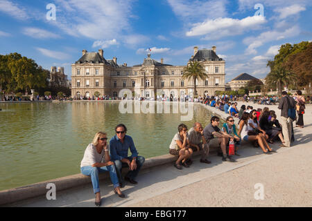 Piscine du Jardin du Luxembourg. Paris, France. Banque D'Images