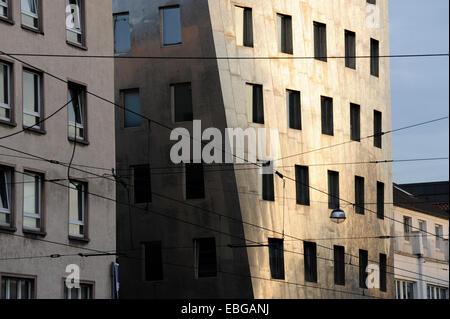 Gehry Tower, Tour de l'architecte Frank O. Gehry, l'architecture moderne en centre-ville, Hanovre, Basse-Saxe, Allemagne Banque D'Images