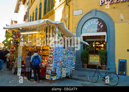 Des marchands de souvenirs pour touristes, centre historique, Florence, Toscane, Italie Banque D'Images