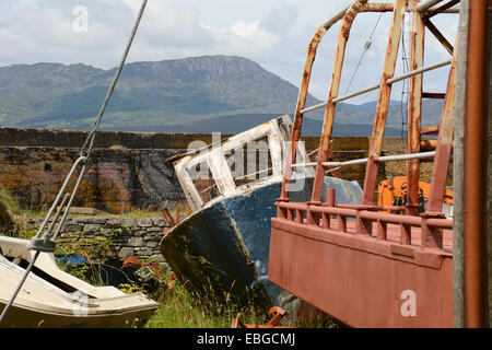 Bateau abandonné en chantier sur la baie de Bantry Banque D'Images