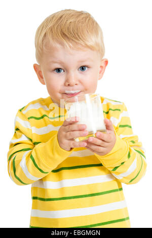 Verre de lait de consommation de l'enfant Banque D'Images