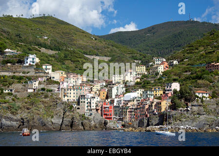 Vue panoramique Riomaggiore Cinque Terre Ligurie Italie Banque D'Images
