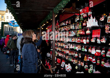 Le marché de Noël d'Édimbourg, Écosse Royaume-Uni Mound Banque D'Images