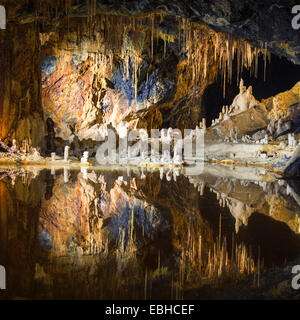 Lac grotte de Saalfelder Feengrotten, Allemagne, Thuringe, Saalfeld Banque D'Images