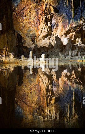 Lac grotte de Saalfelder Feengrotten, Allemagne, Thuringe, Saalfeld Banque D'Images