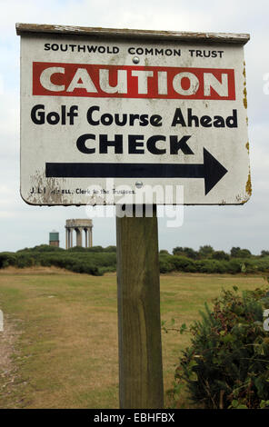 Panneau d'avertissement de danger commun Southwold Suffolk golf Banque D'Images