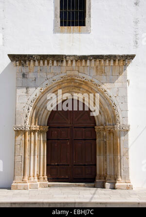 Porte d'entrée, Igreja de Nossa Senhora da Conceicao Conceicao, de Tavira, Algarve, Portugal, septembre 2013 Banque D'Images