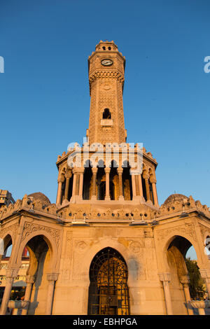 Tour de l'horloge d'Izmir en Turquie, le Konak Square Banque D'Images