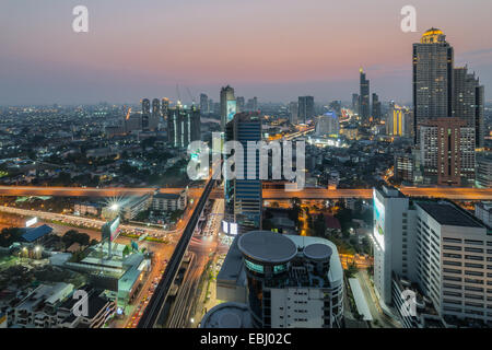 Ville moderne, Sathon Road, Bangkok, Thaïlande Banque D'Images